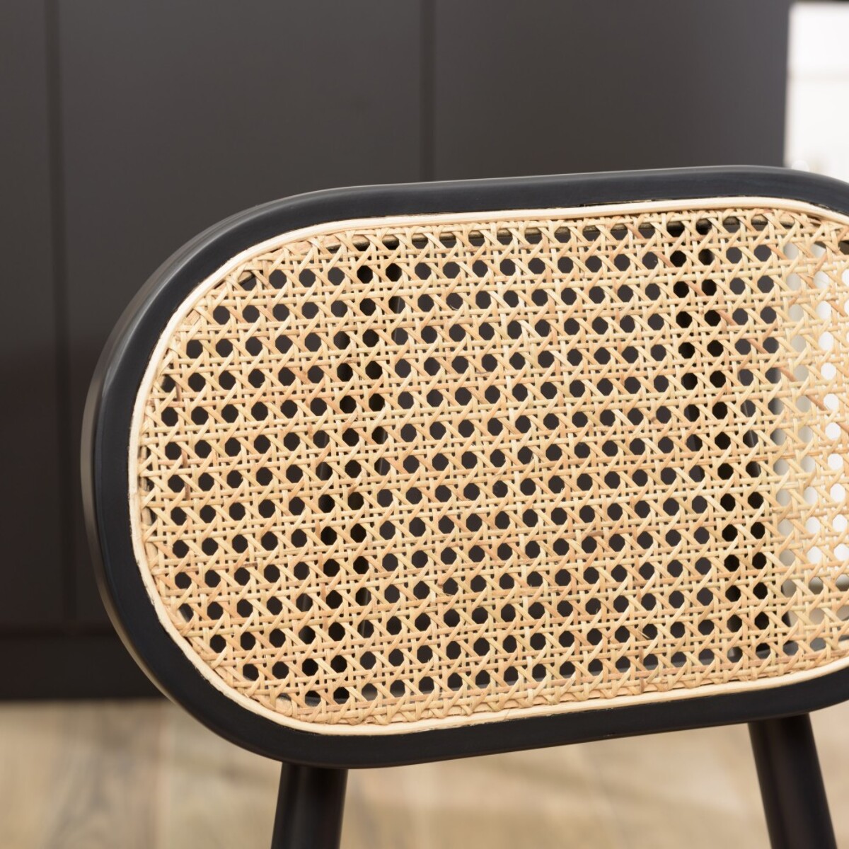 PIERRE - Lot de 2 chaises bois noir, assise et dossier en rotin naturel