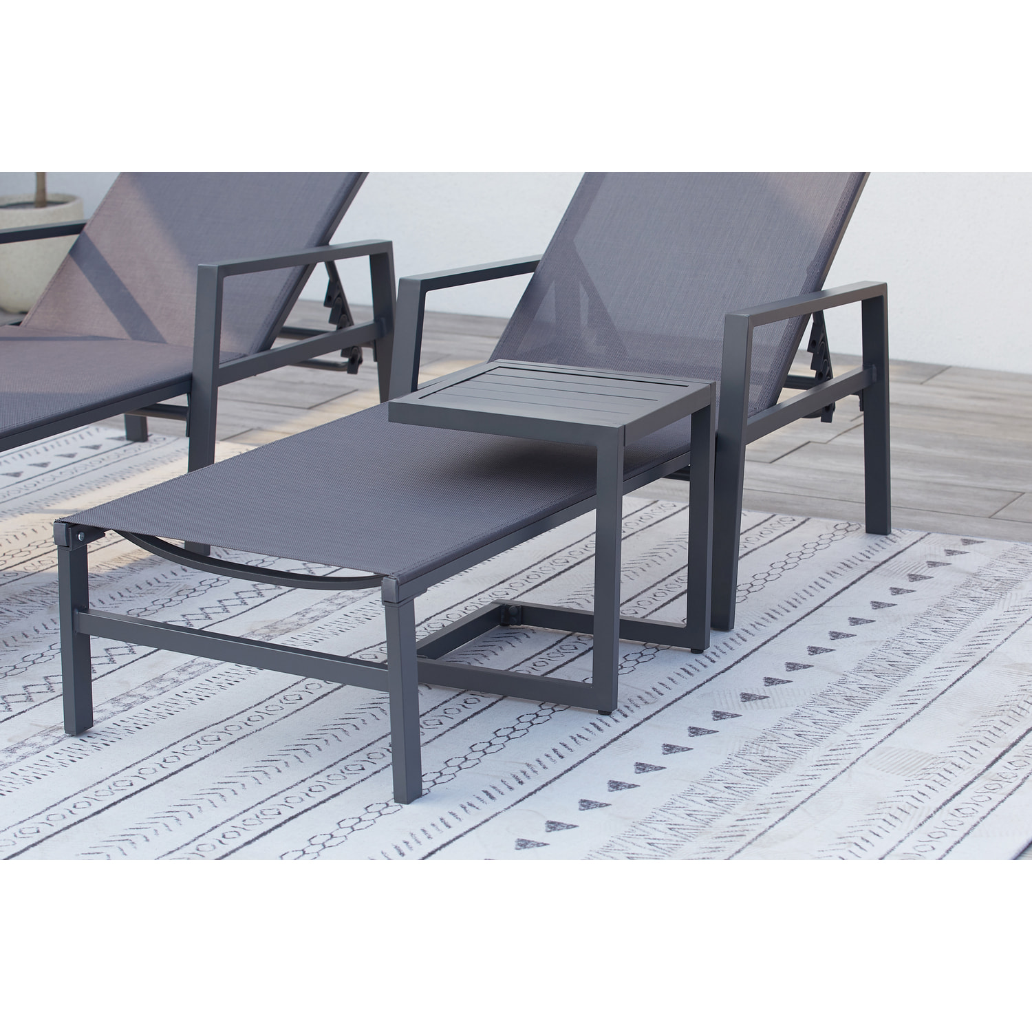 Lot de 2 transats et une table d'appoint gris  SITGES