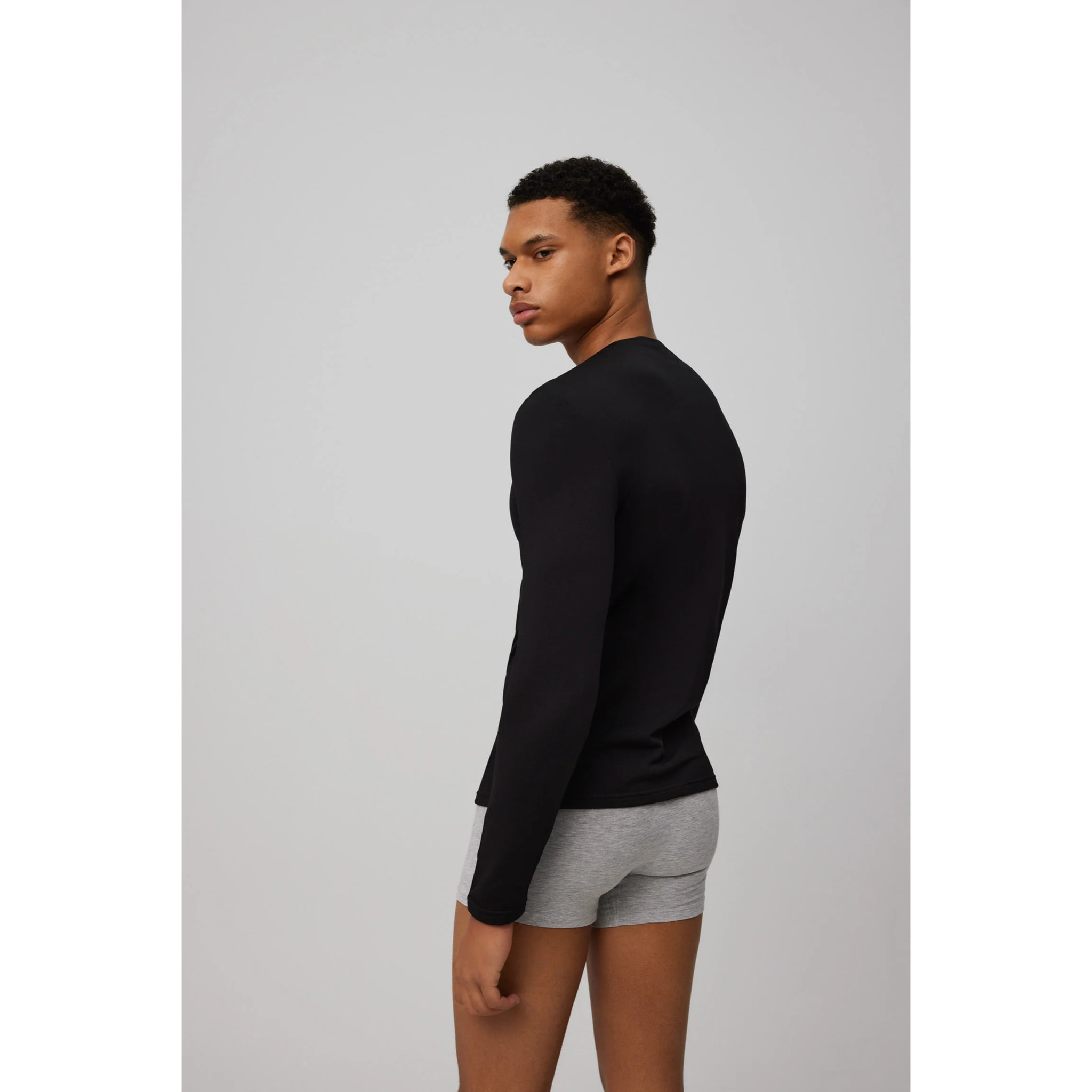 Maglia termica nera a maniche lunghe