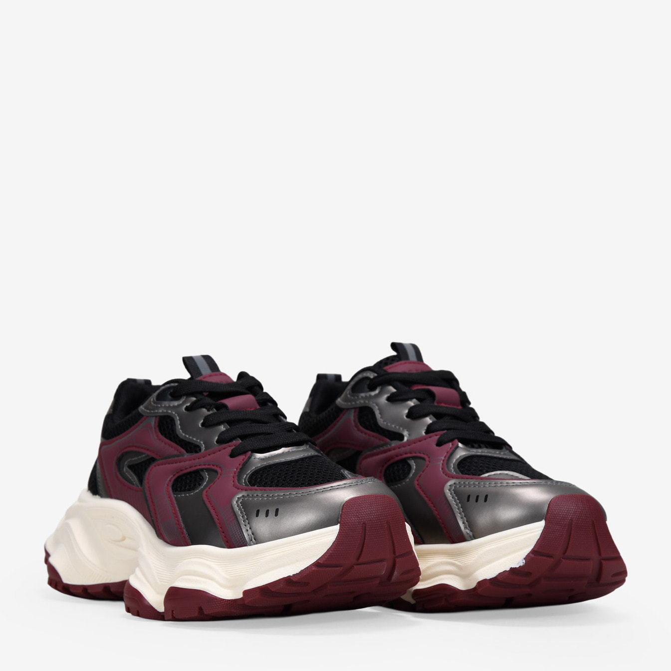 Zapatillas de plataforma plomo y burdeos con cordones