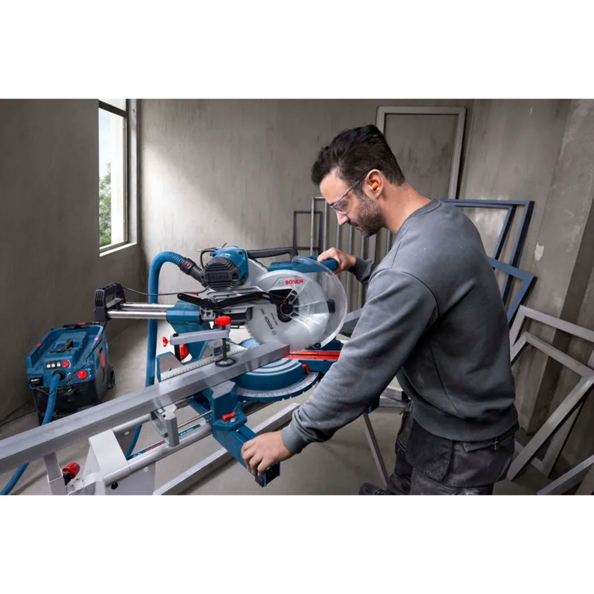 Scie à onglet coulissante GCM 340-305 D Professional - 1800 W - BOSCH - 0601B60000