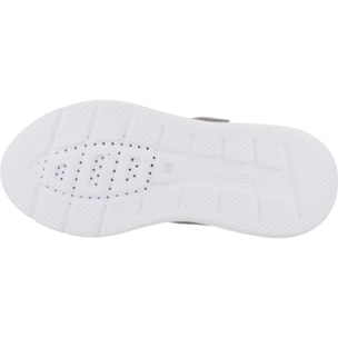 Zapatillas Niña de la marca GEOX  modelo J66FWE 0EWNF GRIS