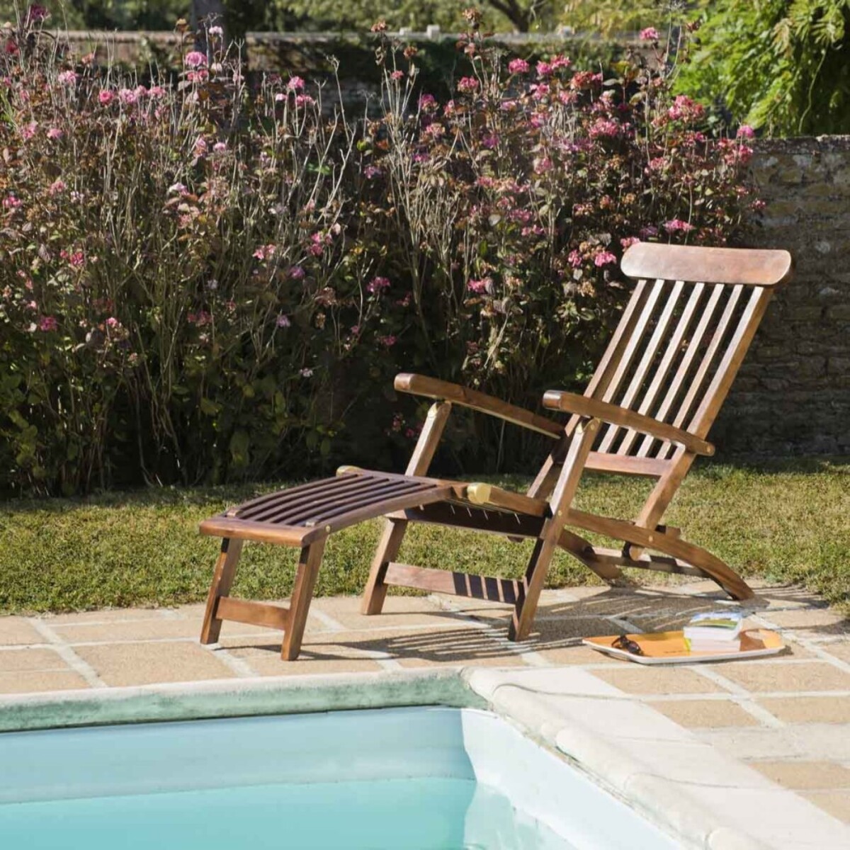 MAEVA - Chaise longue de jardin en bois teck huilé