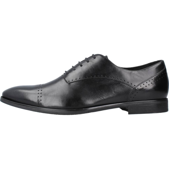 Zapatos de Vestir Hombre de la marca GEOX  modelo U NEW LIFE NEGRO