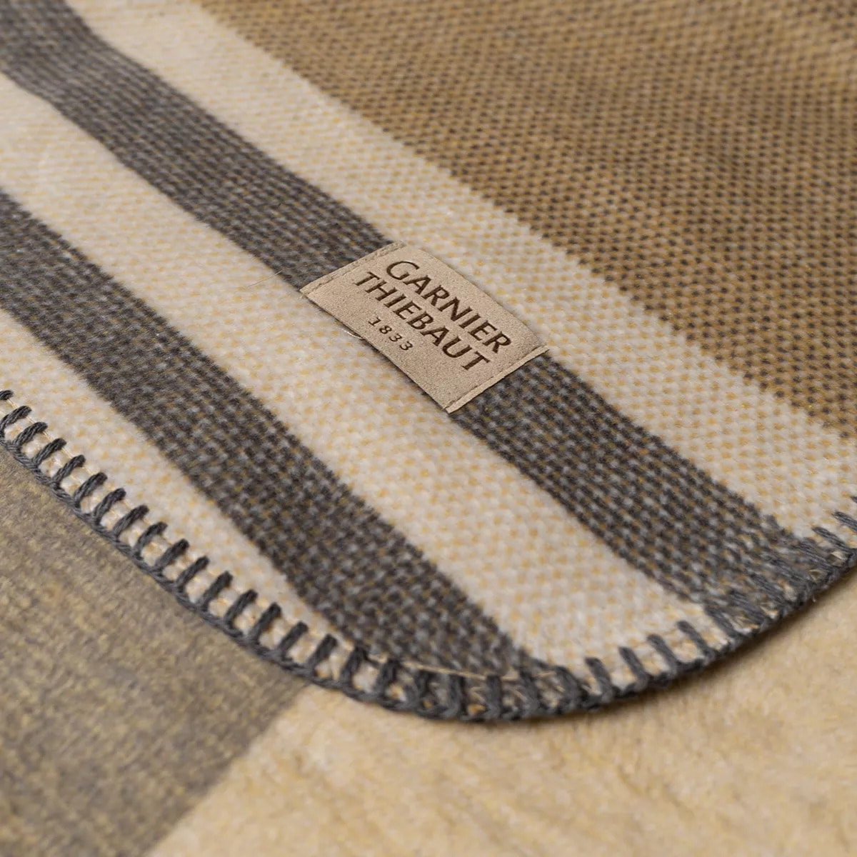 Plaid coton mélangé 415 g/m² motif jacquard beige gris Livio naturel