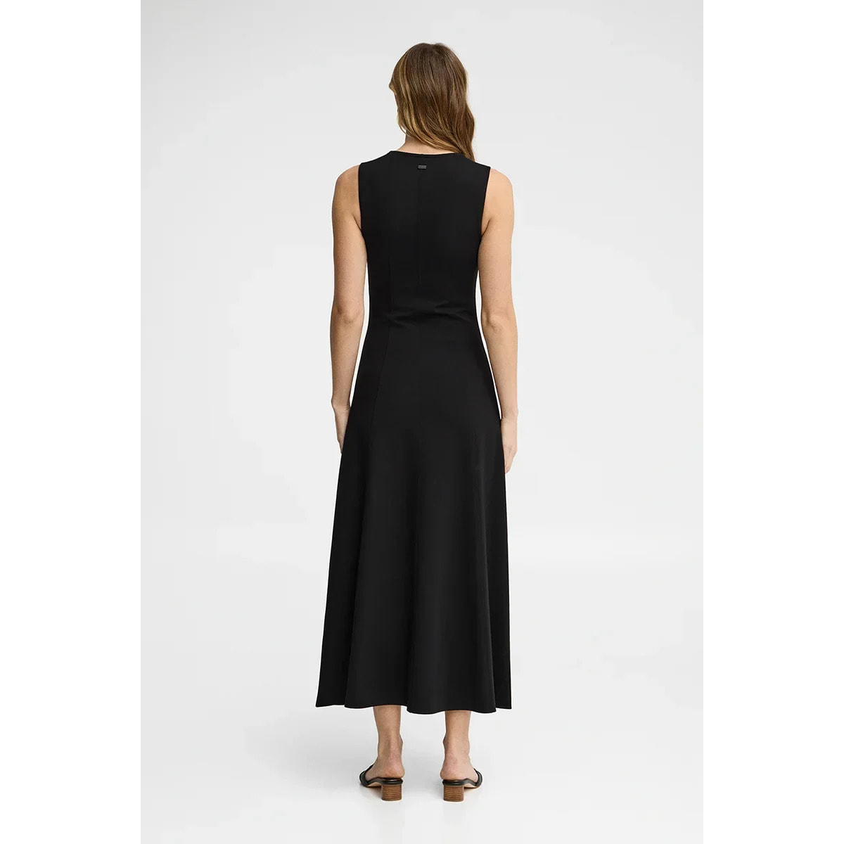 Vestido negro sin mangas de cuello pico y logo Polo Club