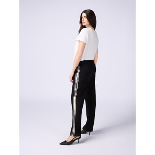 Oltre - Soft touch joggers with contrasting profiles - Negro