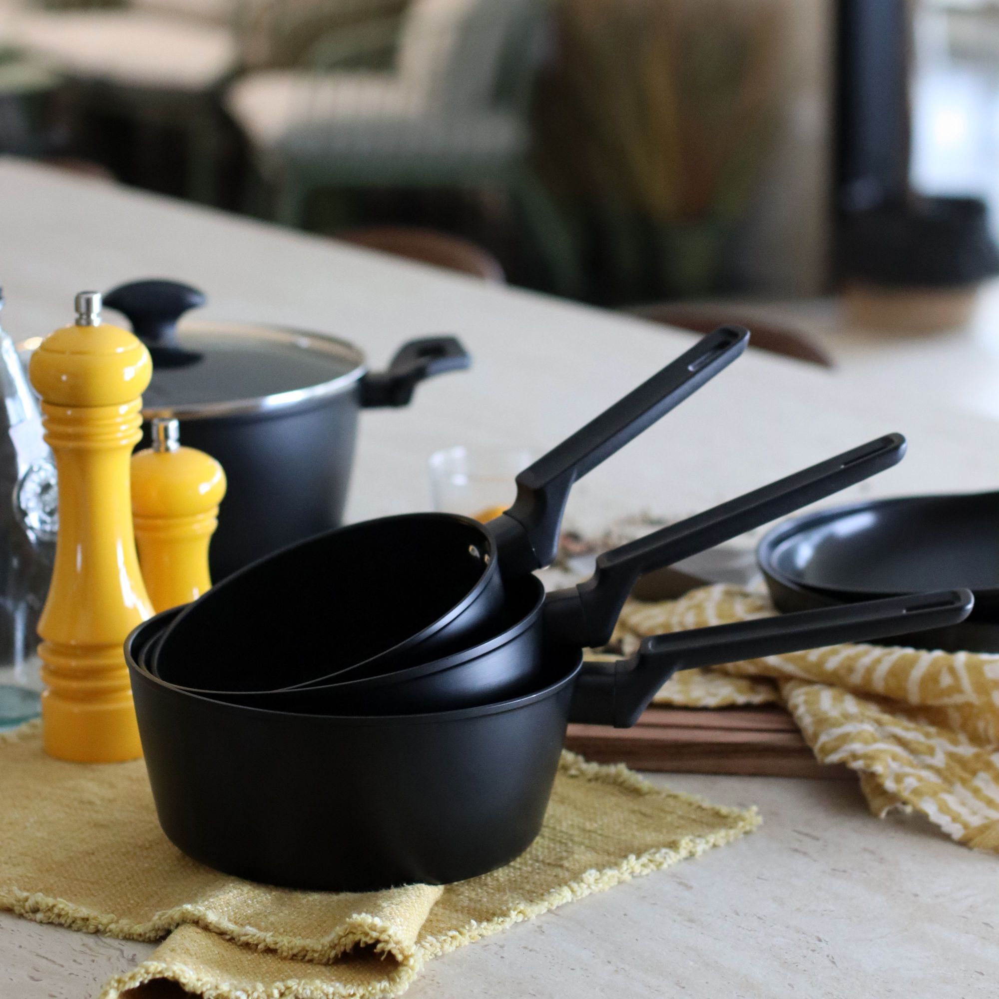 Casserole antiadhésive en aluminium noir 16cm - tous feux FIRST