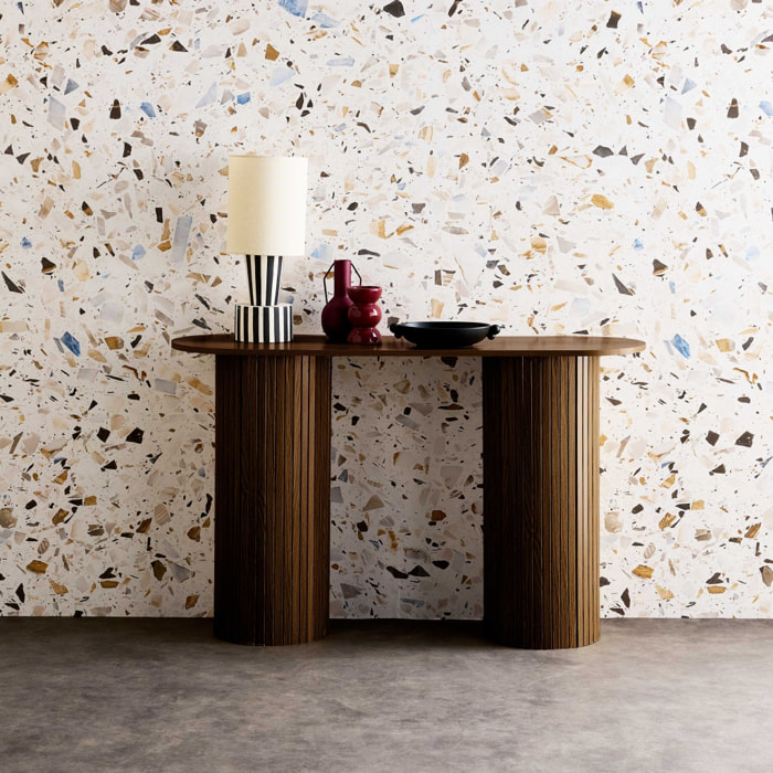 Console ovale scandinave décor bois rainuré. pieds ronds. couleur noyer. L 120 x P 35 x H 75cm