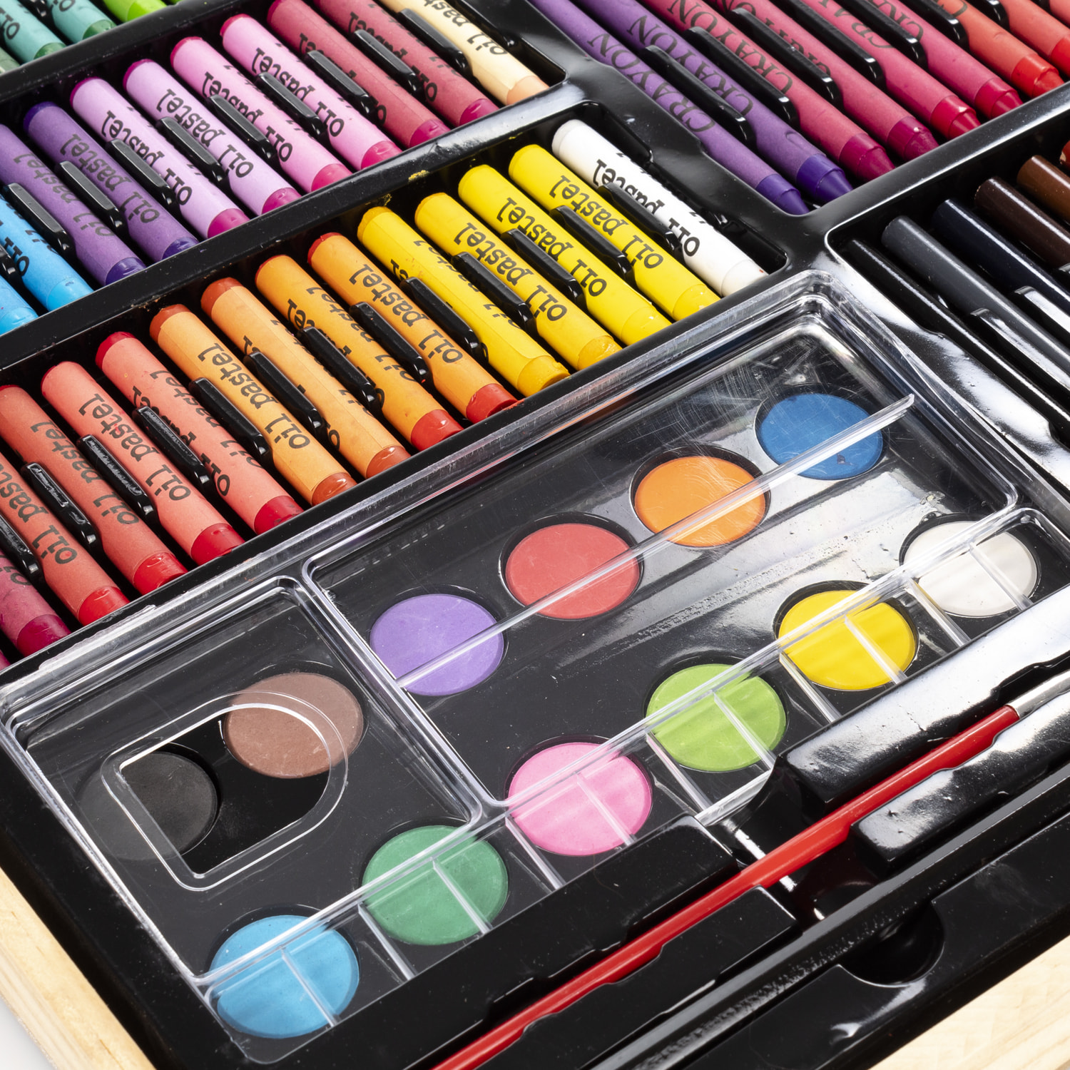 Maletín madera  bellas artes completo de pintura y dibujo 180 piezas oleo,acuarelas, ceras,rotuladores, pastel y lapices con accesorios.