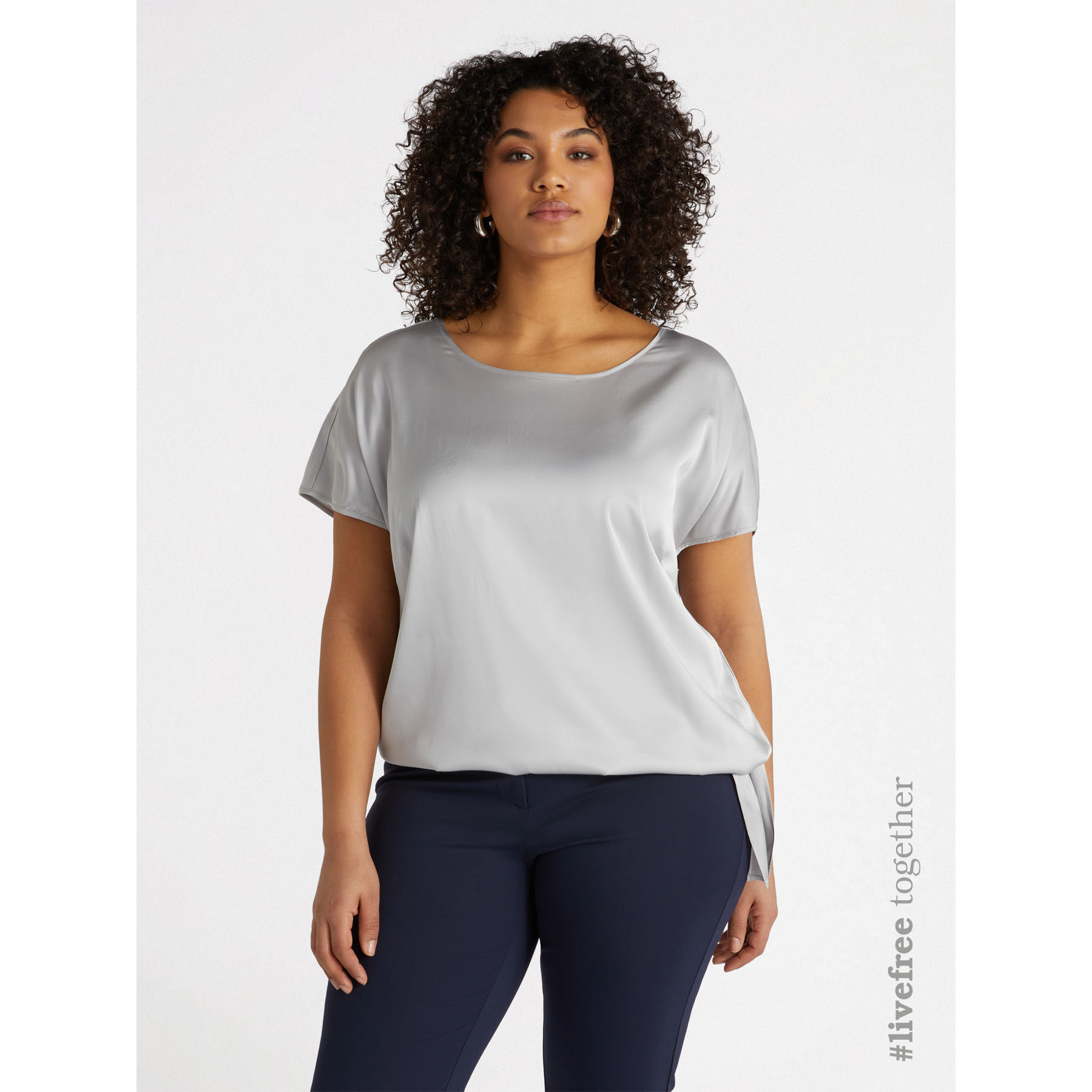 Fiorella Rubino - Blusa de viscosa LENZING™ ECOVERO™ con nudo - Gris