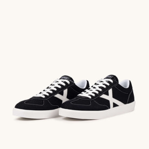 Zapatilla Casual de Lona Negra con Suela Blanca MUNICH BREAK 51