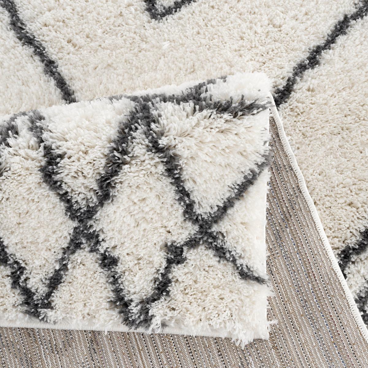 Tapis Shaggy longues mêches et aux motifs traditionnels Berbères