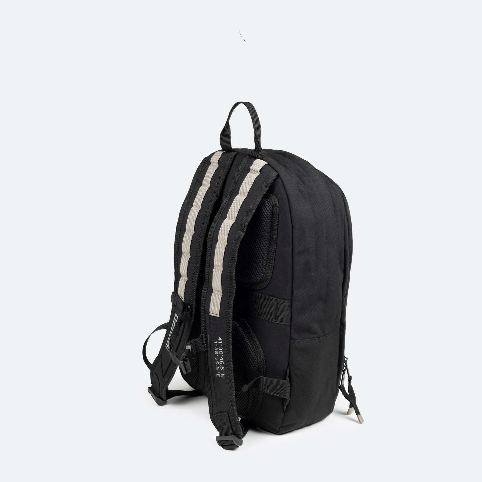 Mochila Sostenible de Doble Compartimento Negra TECA RECYCLED. BACKPACK.