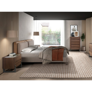 Cama de matrimonio con cabecero en polipiel visón y estructura de tela en gris con patas de acero inoxidable cromado oscuro 217x222x100cm