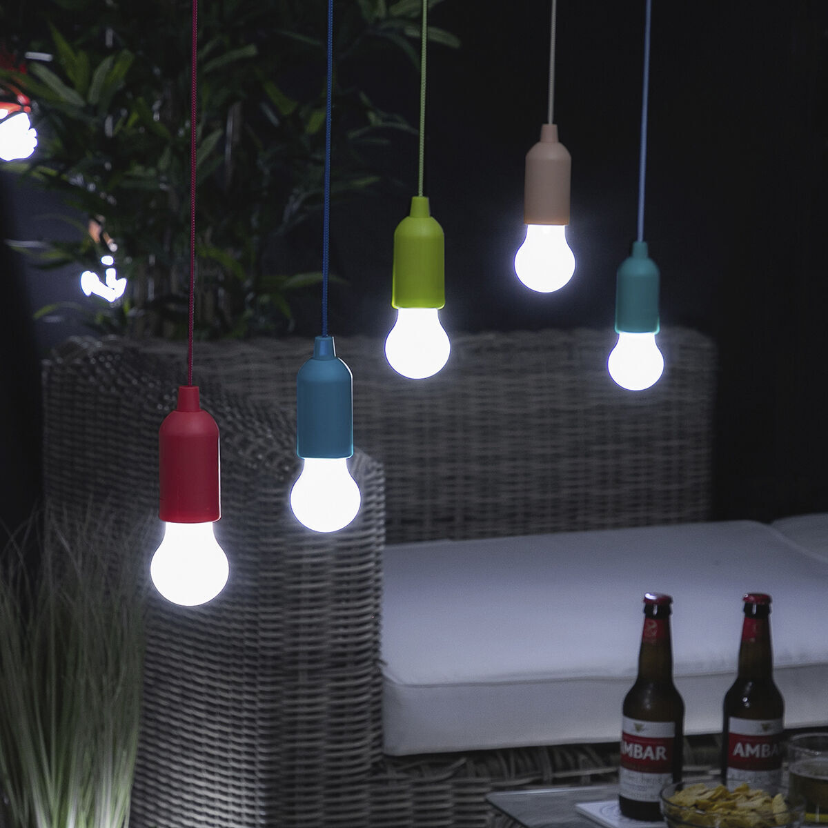 Lampadina LED Portatile con Corda Bulby InnovaGoods