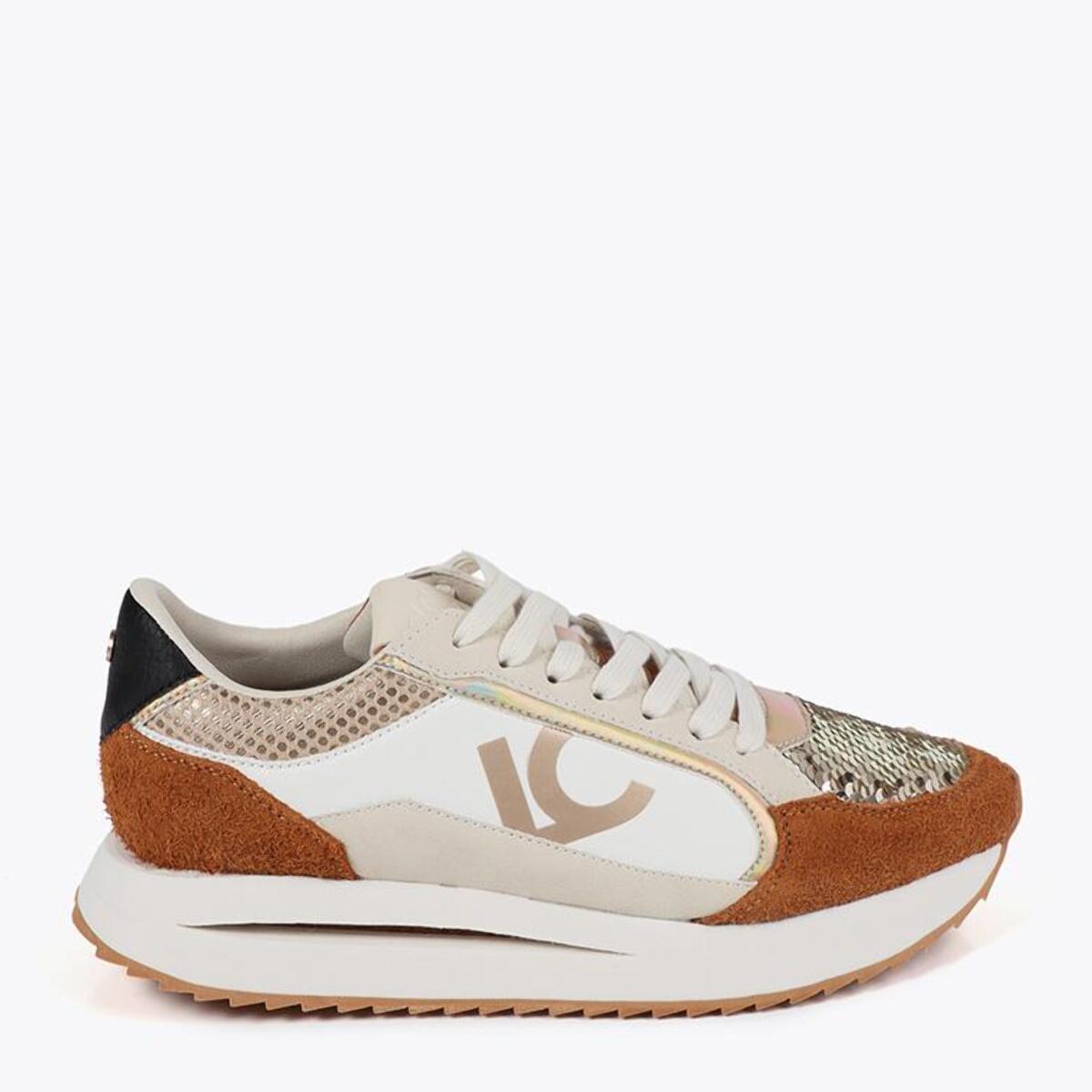 Sneakers con Suola Testurizzata e Dettagli in Pelle