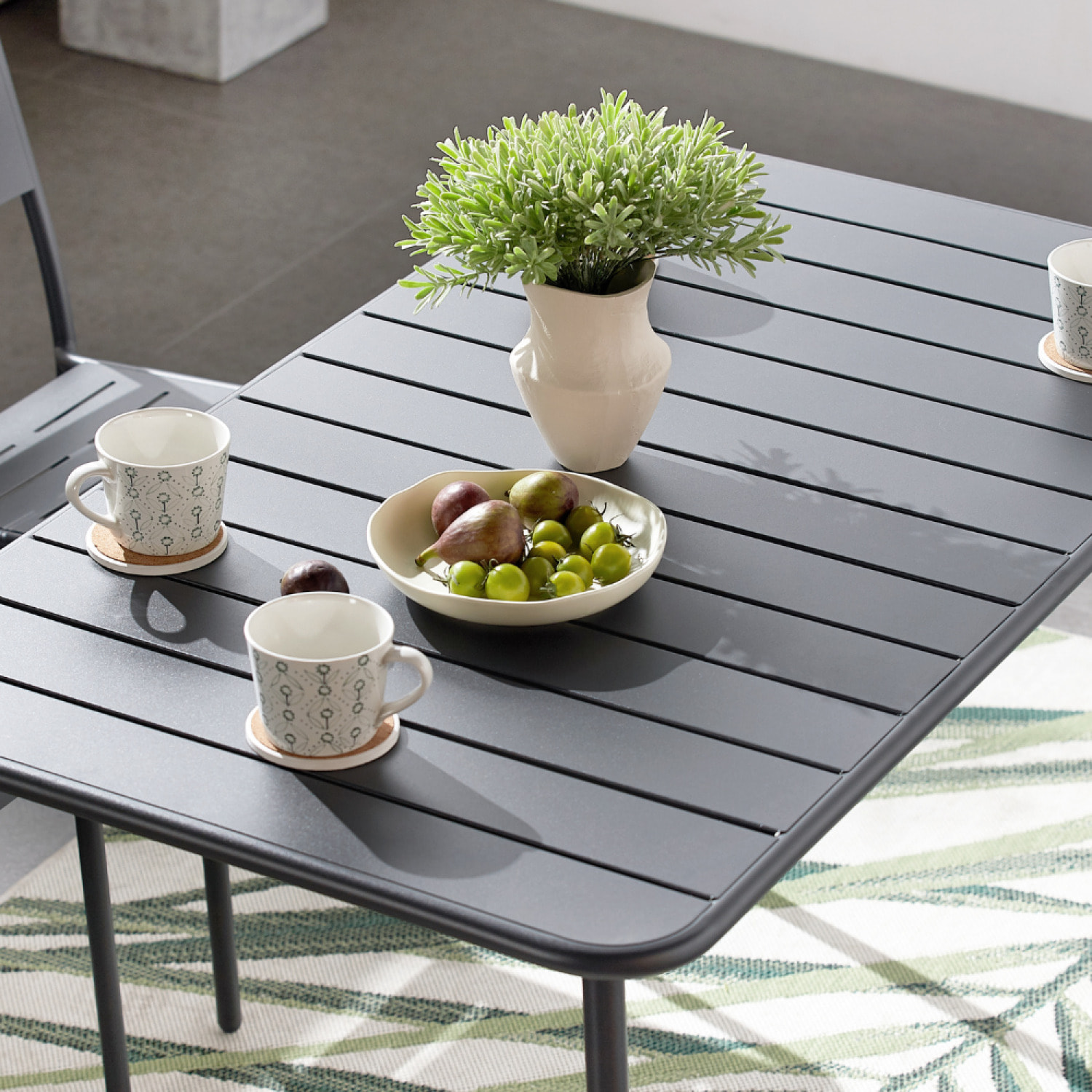 Ensemble table et chaises gris foncé 4/6 places  - EVORA