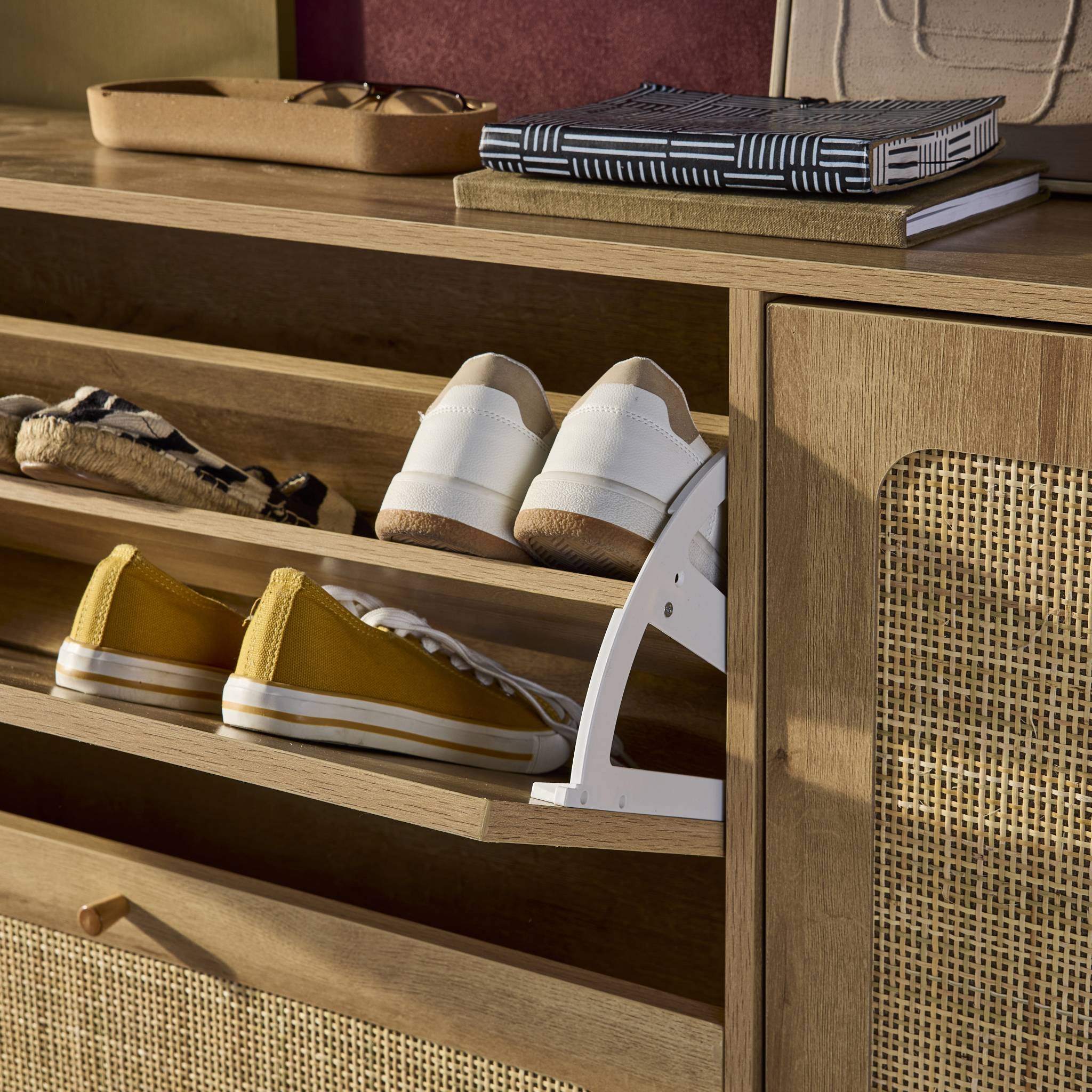Meuble à chaussures décor bois et cannage 3 abattants 1 porte BOHÈME