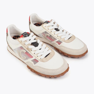 Sportivo in rete e tessuti diversi