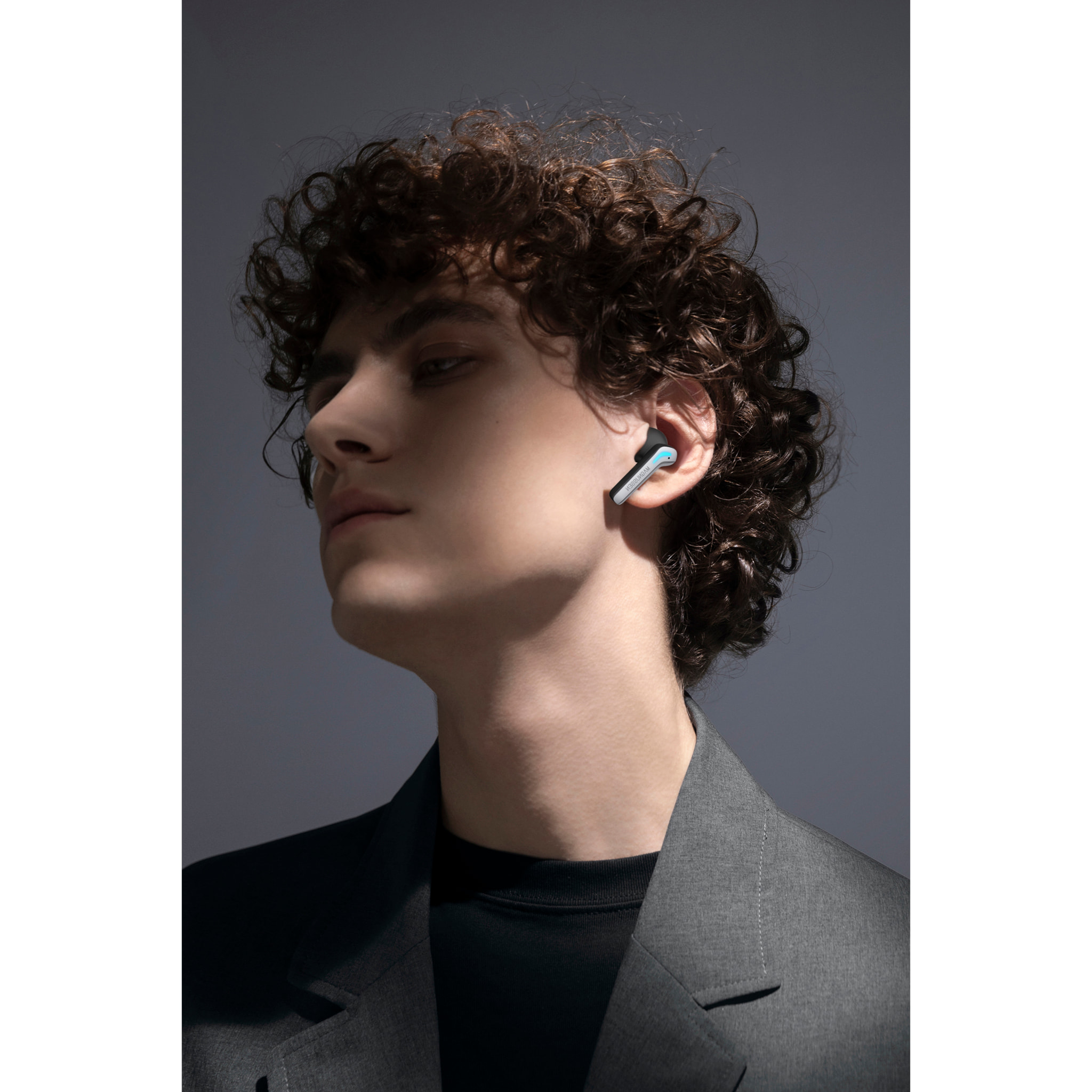 AURICOLARI DA GIOCO MAGNUSSEN M29 in nero