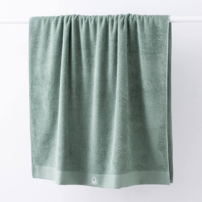 Toalla de baño 90x150cm 100% algodón 450gsm en color verde - suave, absorbente y secado rápido