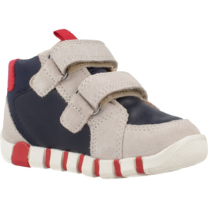 Zapatillas Niño de la marca GEOX  modelo B IUPIDOO Beige