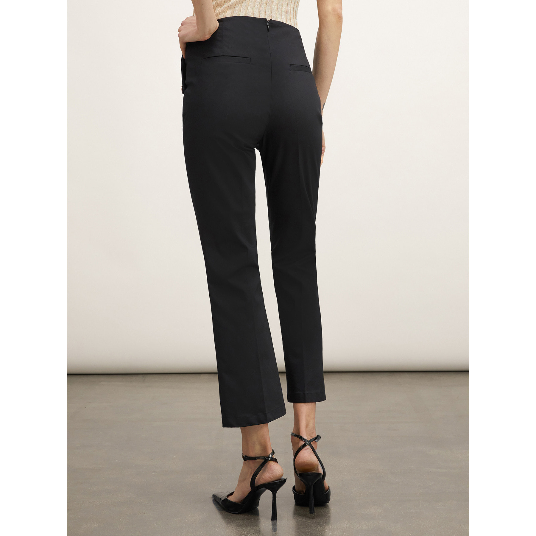 Motivi - Pantalones kick flare detalle de botones - Negro