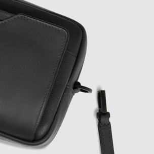 Piquadro Pochette a due scomparti con tracolla rimovibile