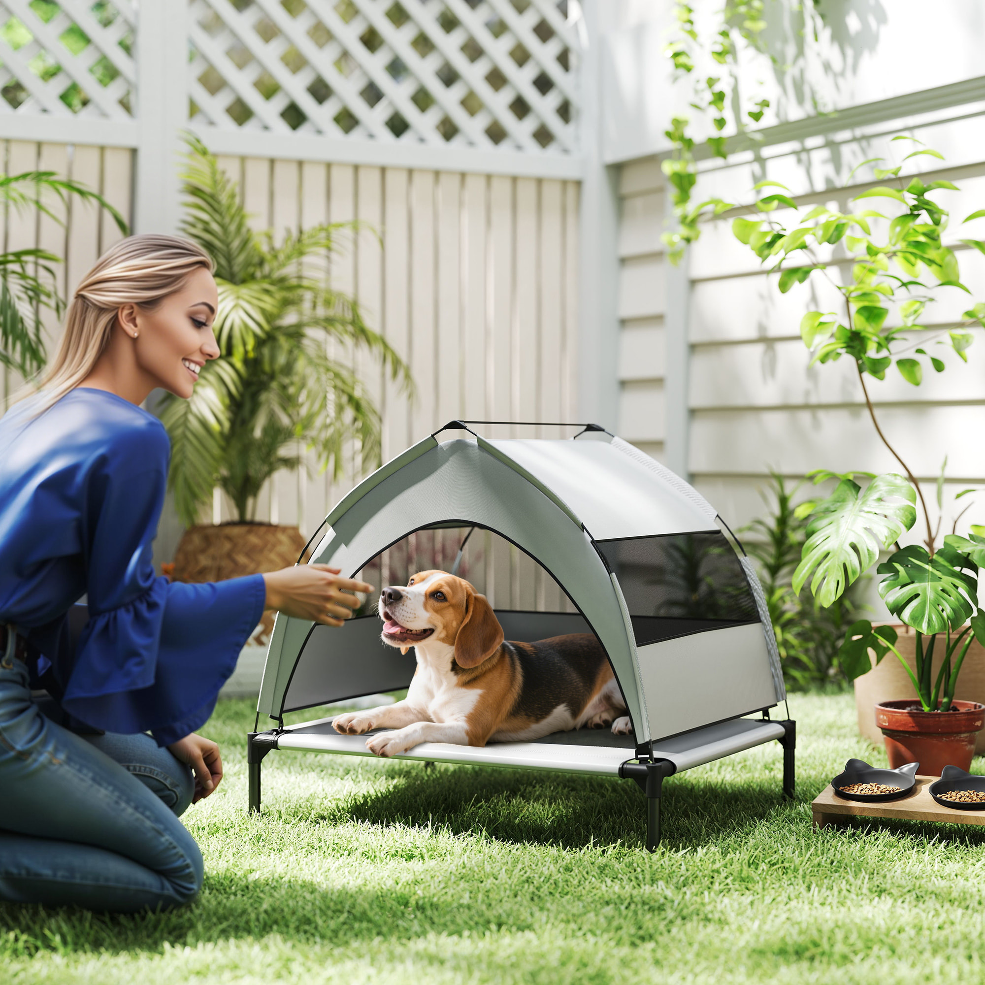 Lit pour chien sur pieds taille M avec auvent gris