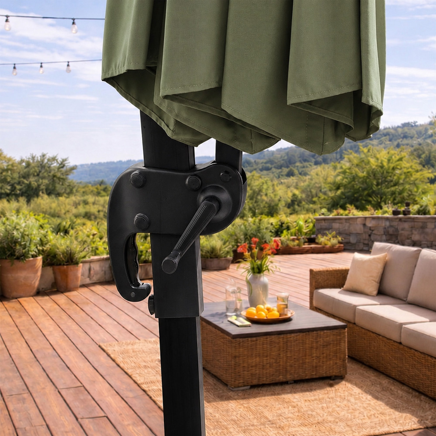 Parasol octogonal Ø 350cm déporté vert en aluminium TARGA