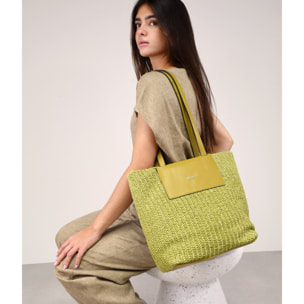 Bolso de hombro verde en rafia con cremallera