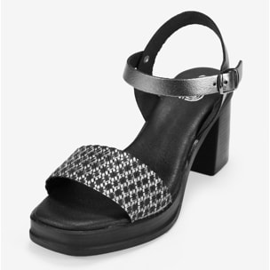 Sandalias de piel negras con tacón