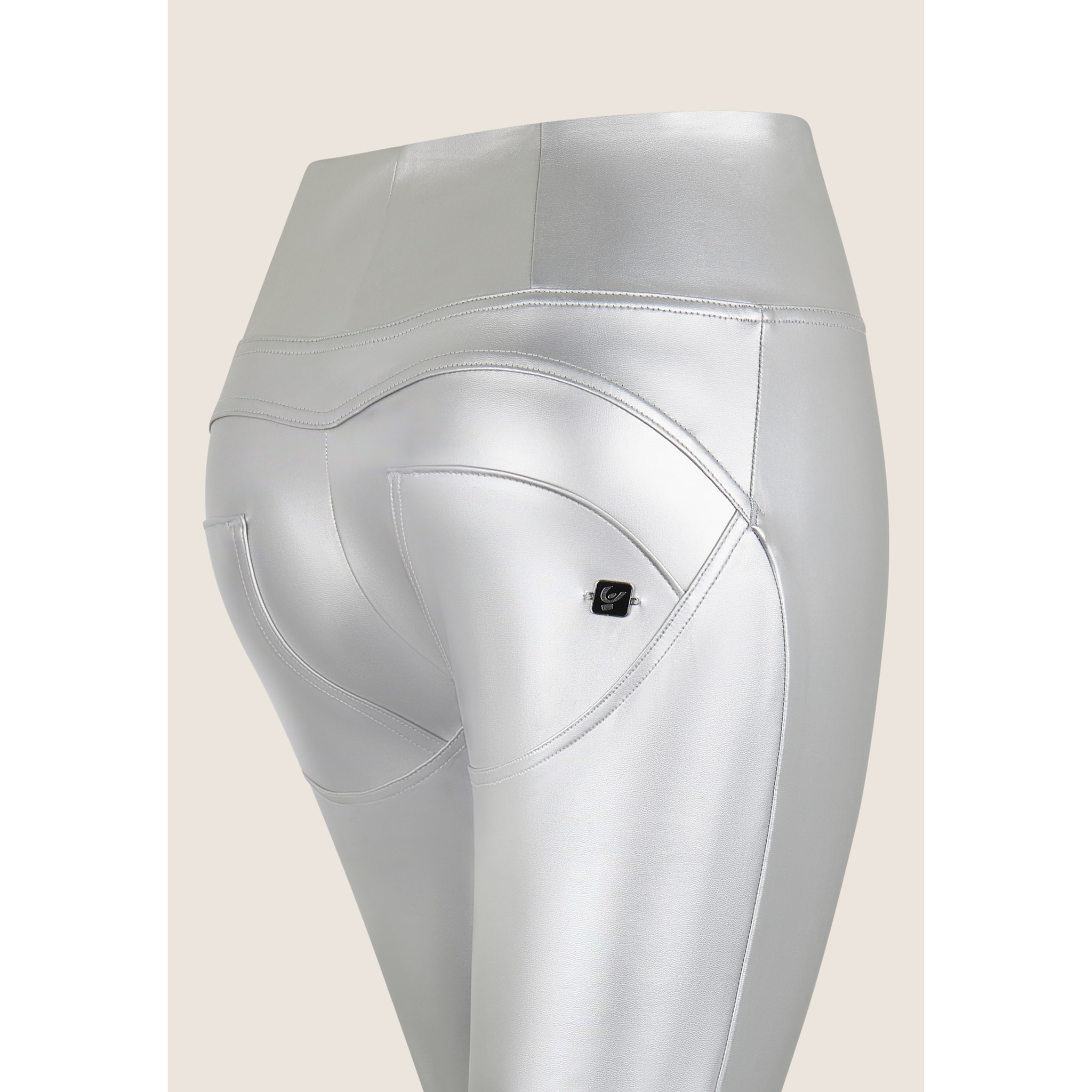 Pantaloni WR.UP® 7/8 vita alta in similpelle metallizzata