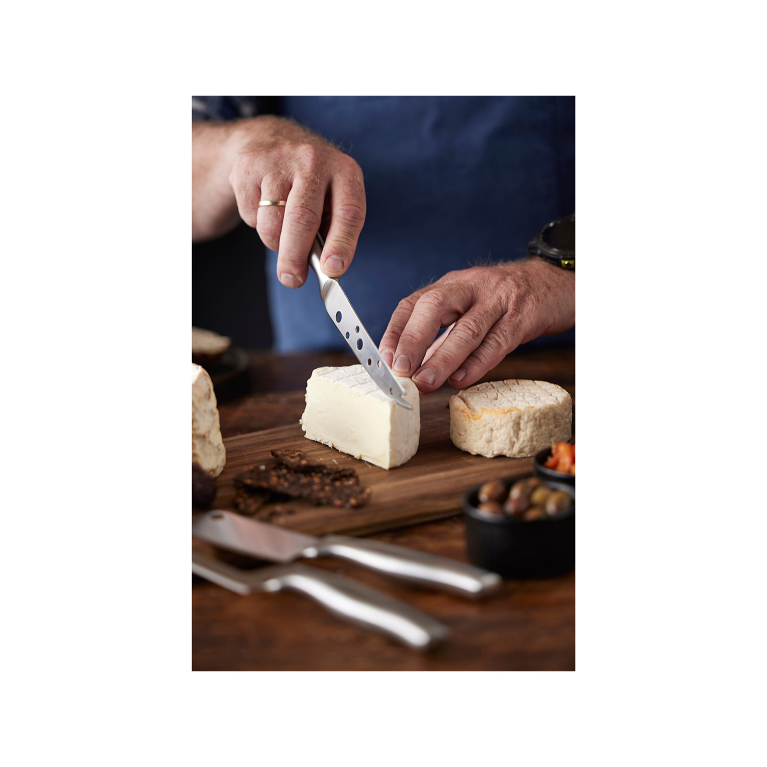 Planche à fromage en acacia avec 3 couteaux