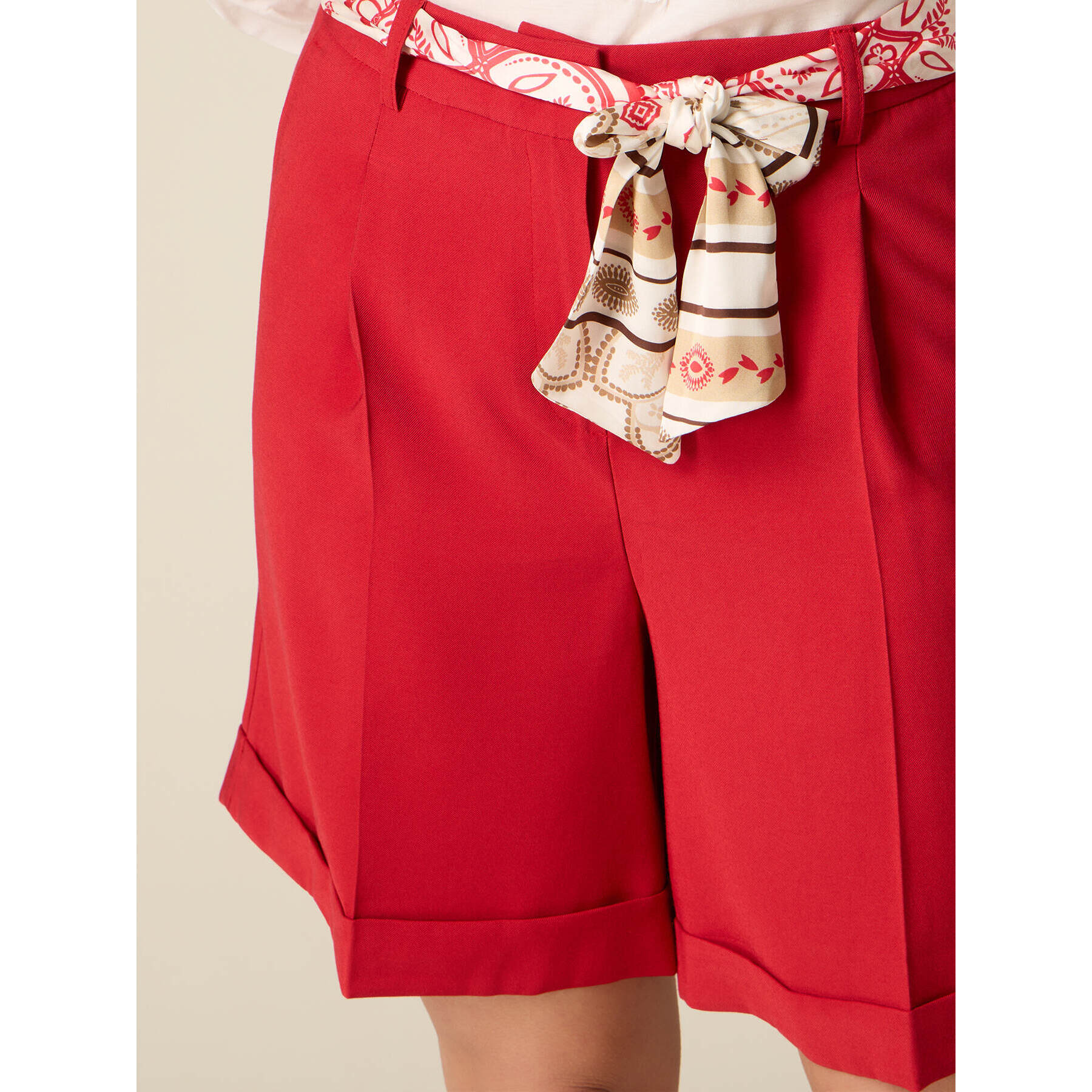 Oltre - Bermudas con cinturón estampado - Rojo