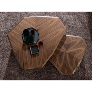 Mesa centro asimétrica con tapa de madera chapada en nogal natural y patas de PVC de en negro 115x96x40cm