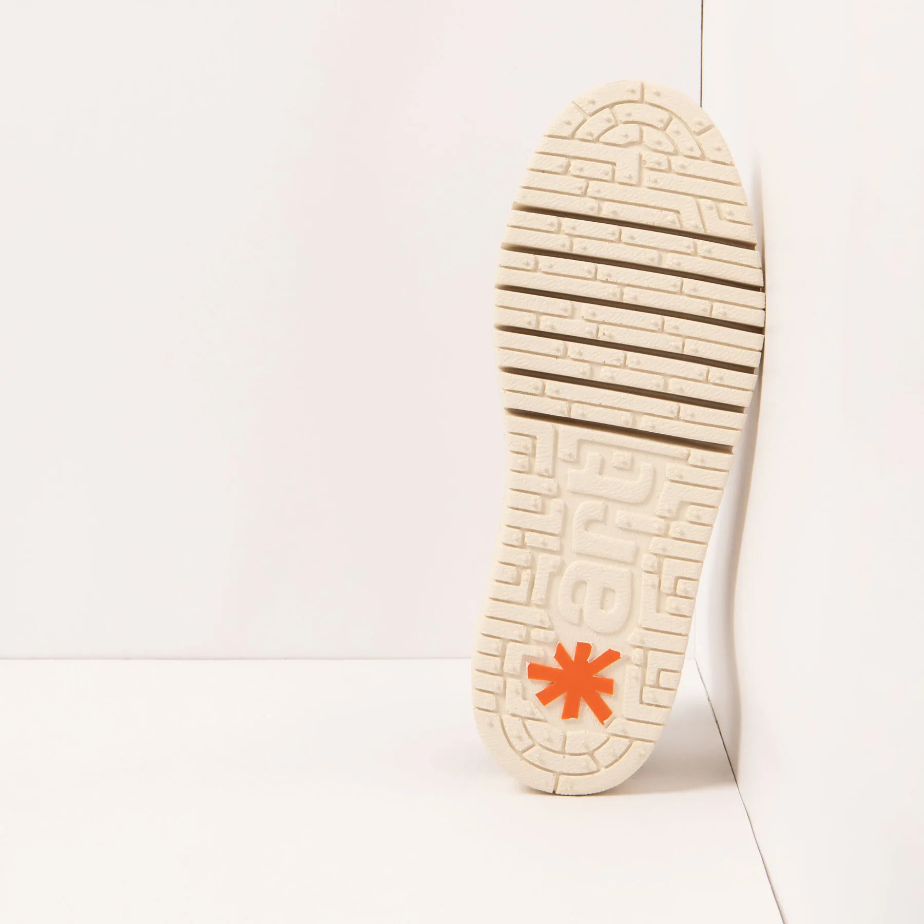 Zapatillas 1777 NOBUCK CREAM-KARAMEL/BELLEVILLE color Cream-karamel