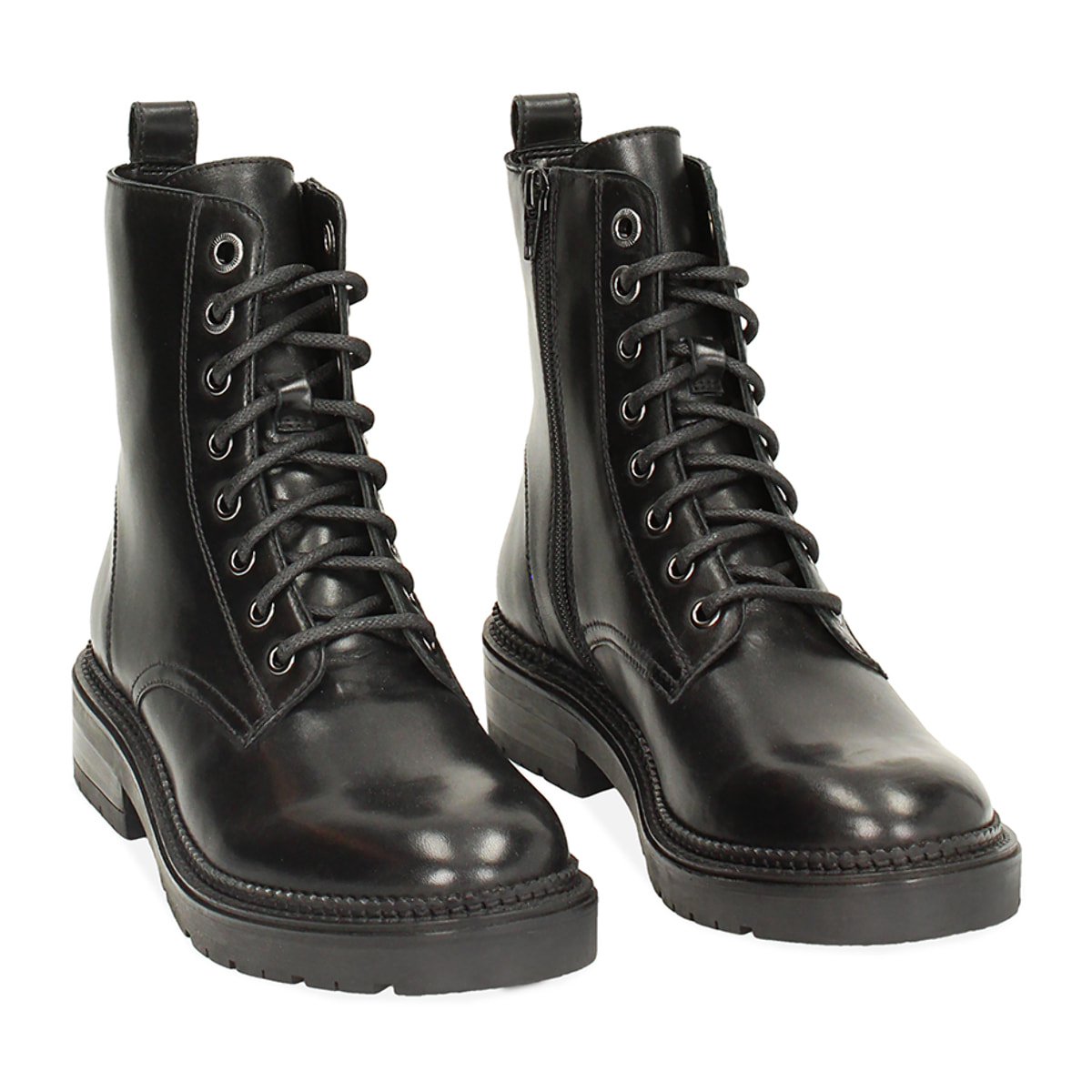 Bota negra de piel