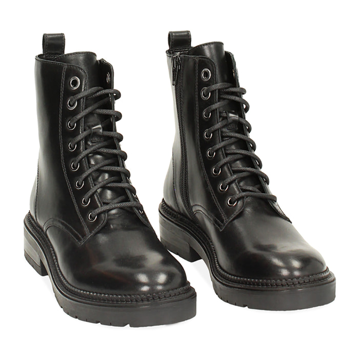 Bota negra de piel