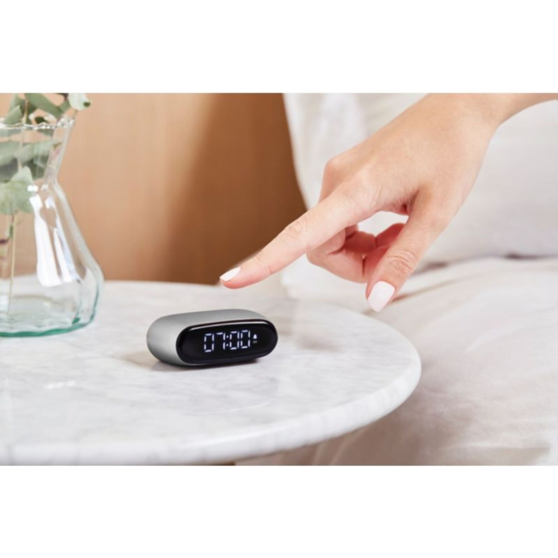 Réveil LEXON Minut ultra-compact Rechargeable Alu
