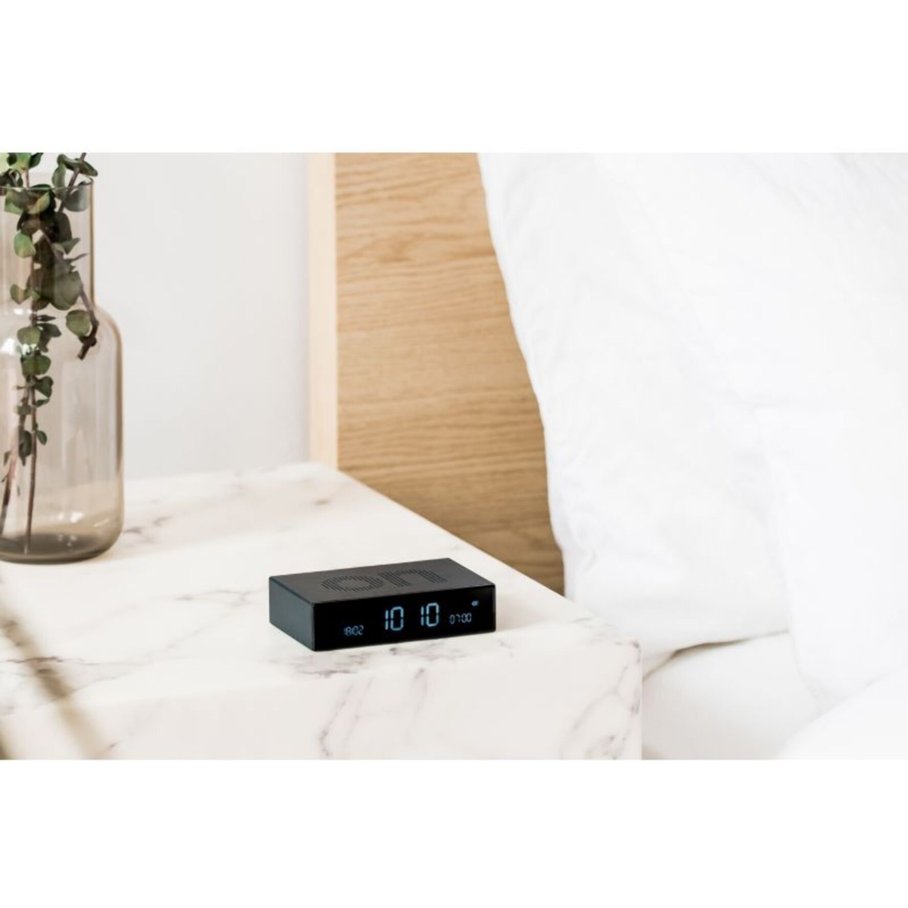 Réveil LEXON Flip Premium Rechargeable Aluminium Noir