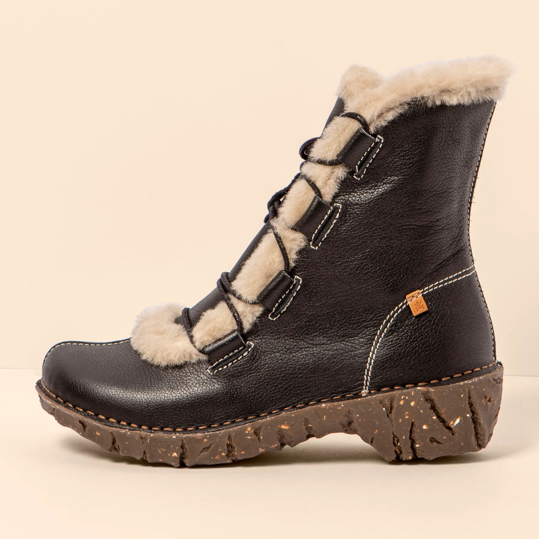 Botines N5414 NATURAL GRAIN BLACK/ YGGDRASIL color Black