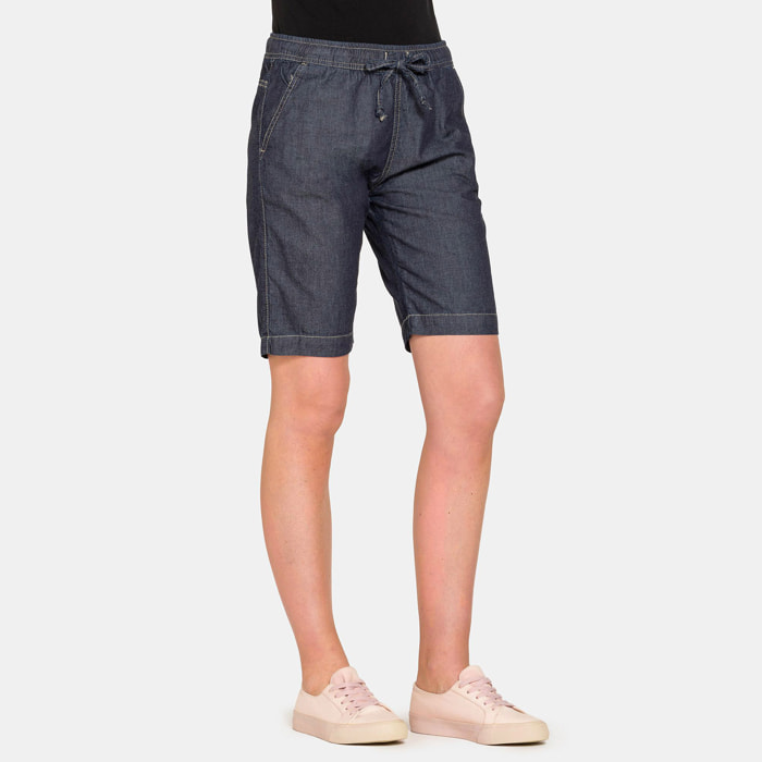 BERMUDA CON ELASTICO IN VITA E LACCETTO. Vita e gamba regolare.