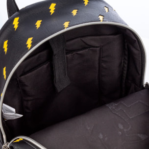 Zaino Nero Pokémon Premium. Ampio scomparto principale con tasca anteriore e posteriore. Con accessorio pompon.