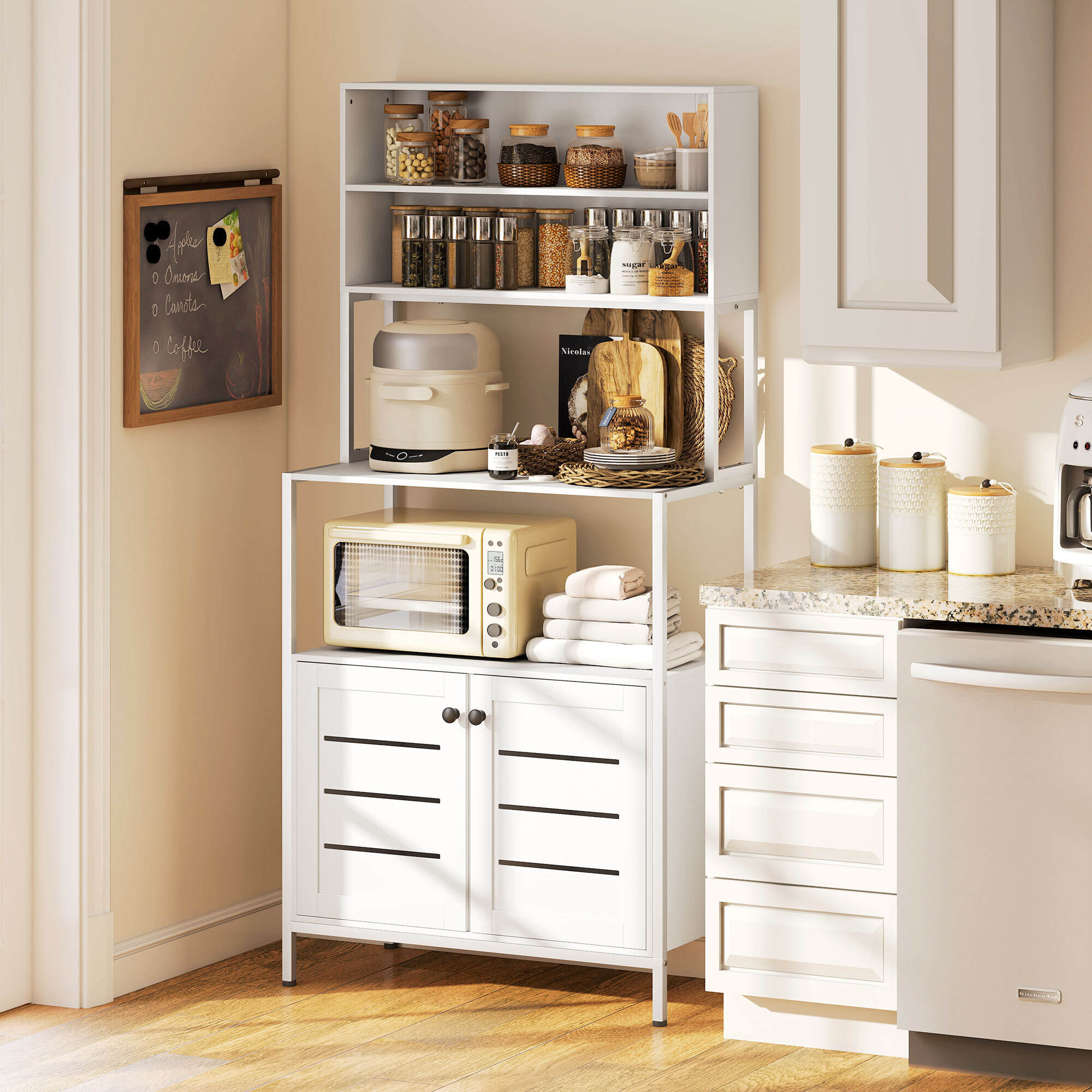 Estantería de Cocina con Toma de Corriente Soporte para Microondas Estante de Cocina con 2 Puertas con Lamas 2 Puertos USB y Compartimentos para Comedor Salón Blanco