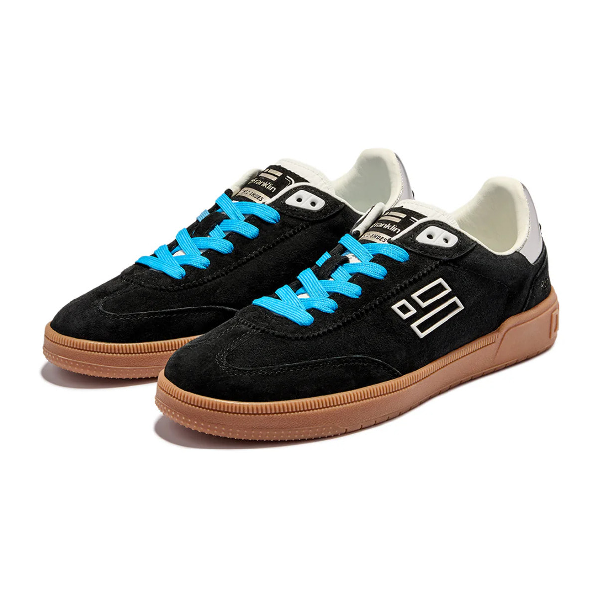 Zapatillas Bajas de Mujer Modelo Rebel Suede Negras con Detalles Metálicos