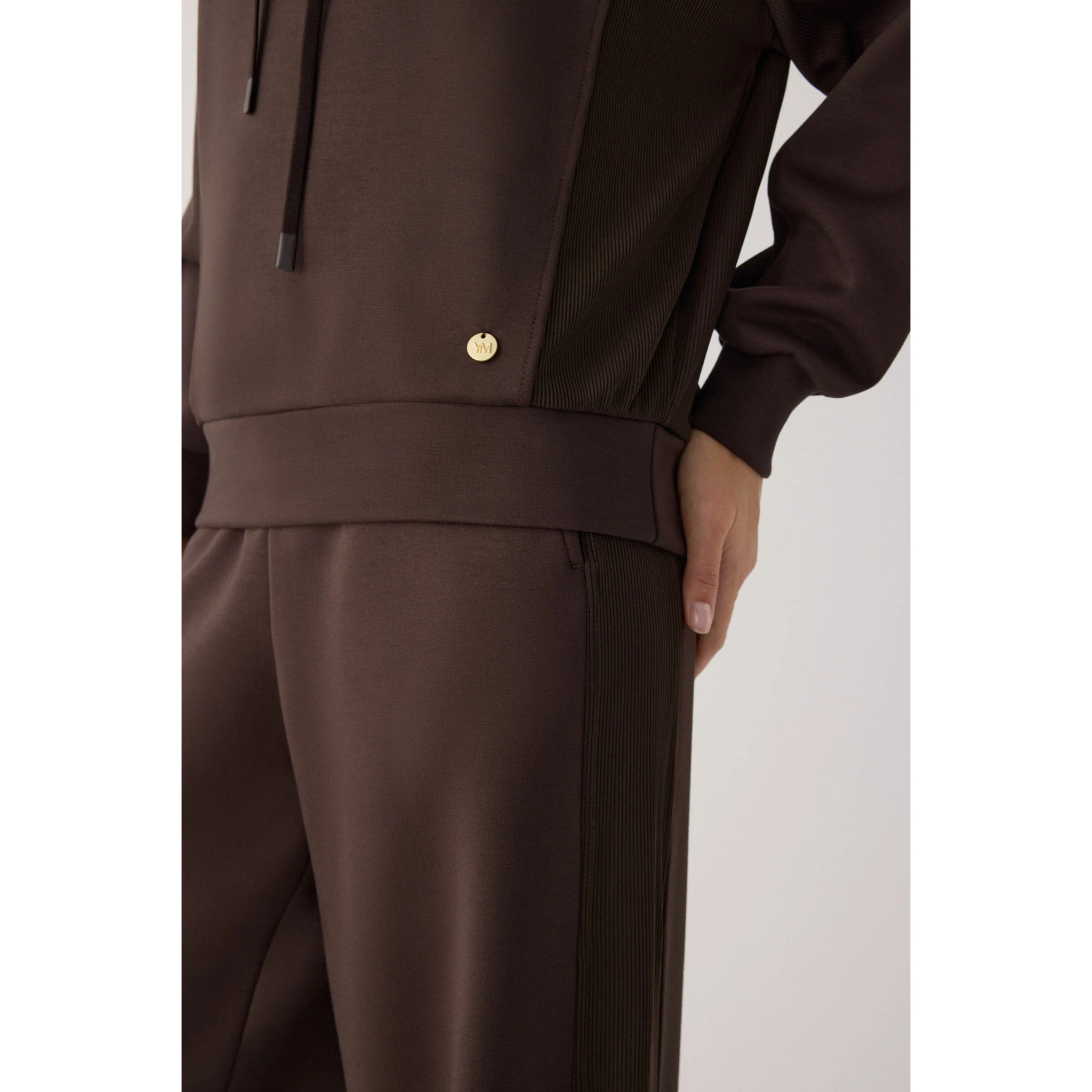 Pantalone largo