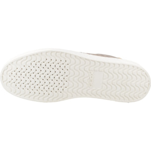 Sneakers de  Mujer de la marca GEOX  modelo D CLAUDIN ORO