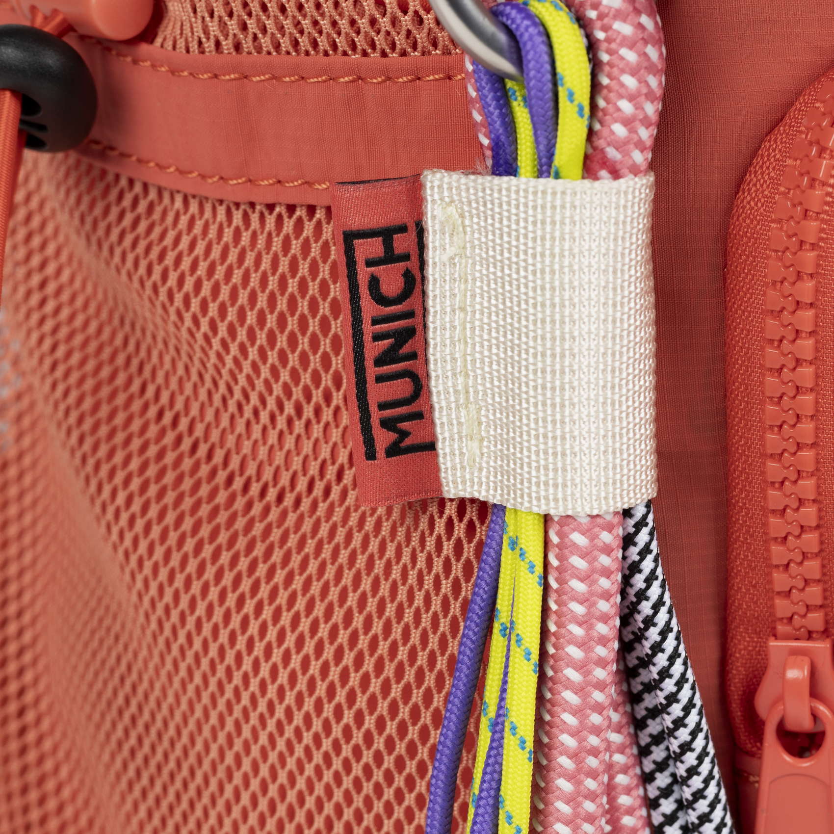 BOLSO DEEP RECYCLED BACKPACK C/CORAL